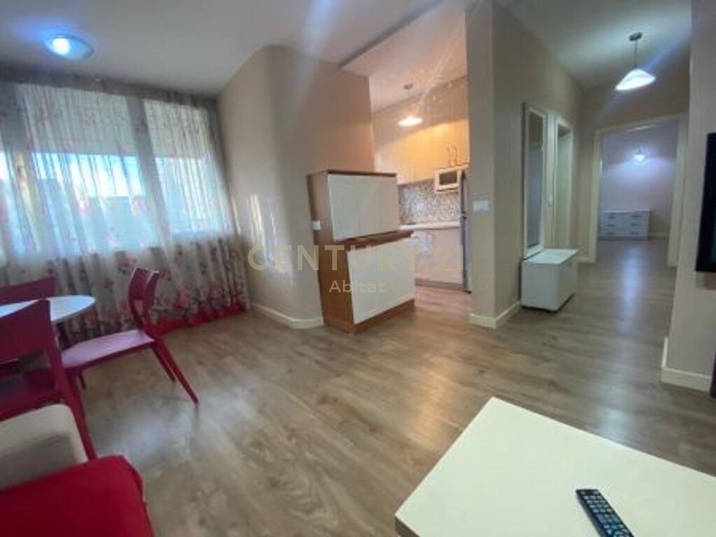 APARTAMENT 1+1 ME QIRA NE RRUGEN E ELBASANIT
