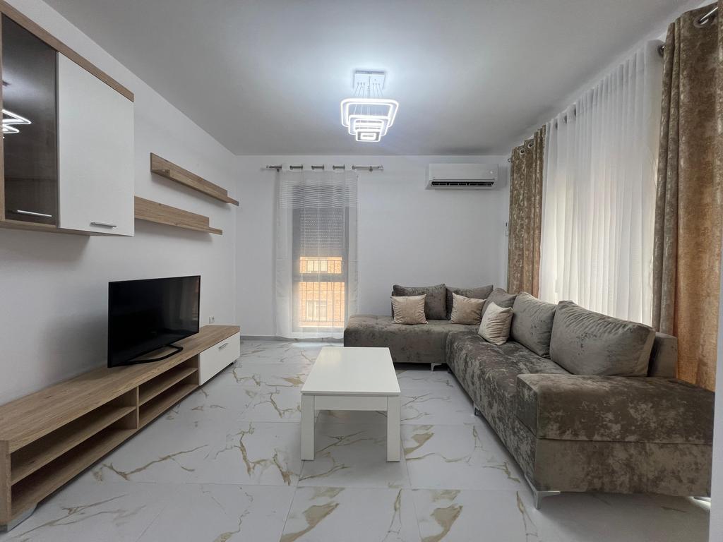 🏡 Affittasi Appartamento 2+1 + Posto Auto – Mercato Elettrico