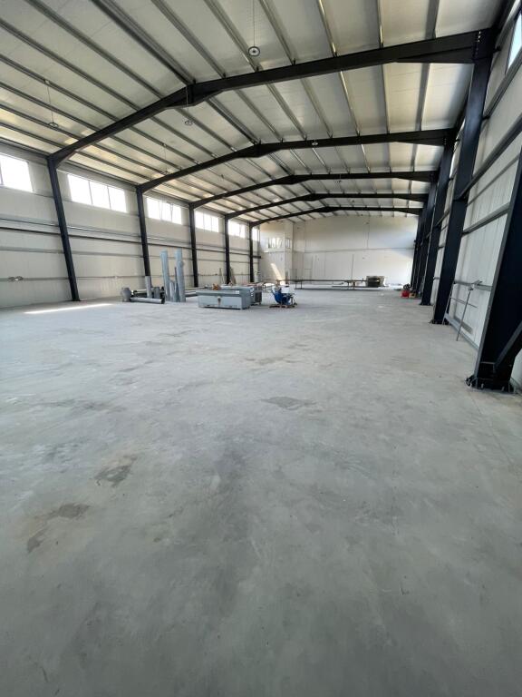 🏭 Warehouse for Rent in Valias, Rinas!