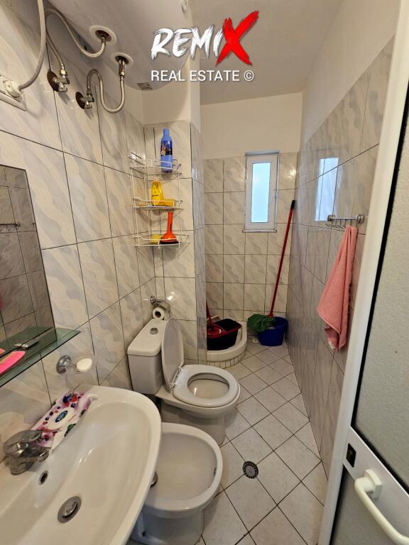 APARTAMENT PER SHITJE PRANE SHKEMBIT TE KAVAJES