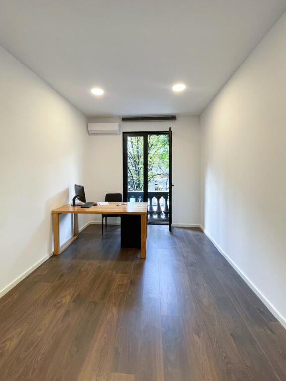 OFFICE FOR RENT IN BLLOK!