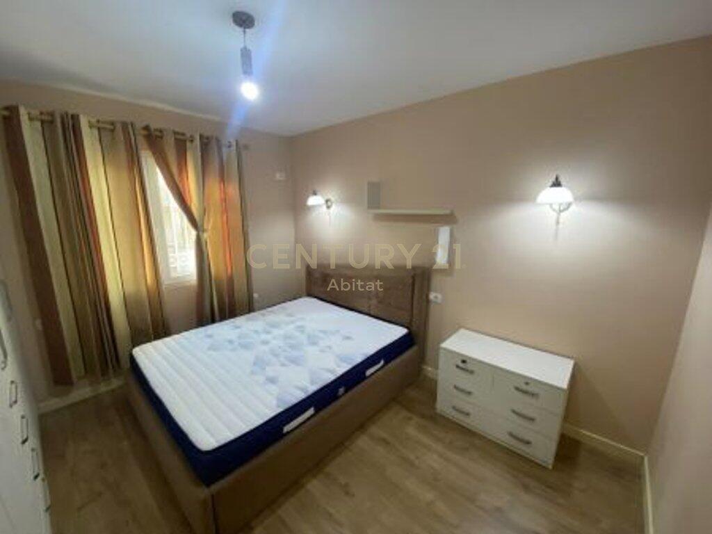 APARTAMENT 1+1 ME QIRA NE RRUGEN E ELBASANIT