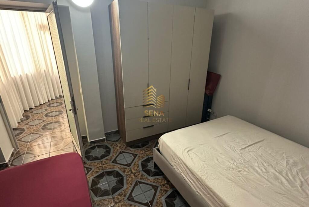 Affitto, Appartamento 2+1+balcone+ Posto Auto, Via Kavaja di fronte a Deliorgjit, 550 Euro/mese