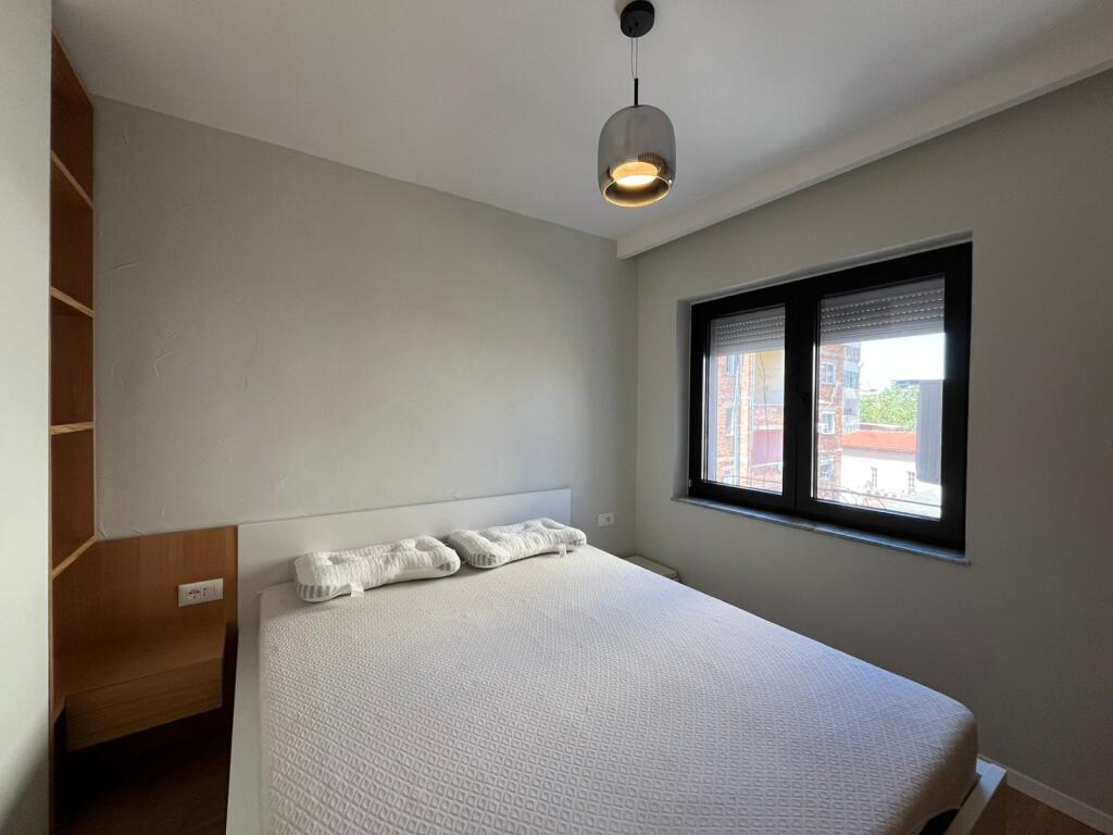 Privat, Garsoniere 45m2, Rruga e Kavajes, 5 min larg sheshit Skenderbej