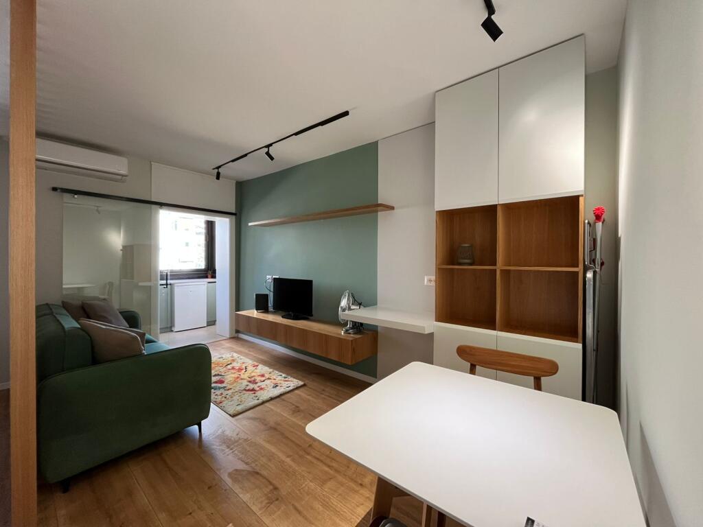 Privat, Garsoniere 45m2, Rruga e Kavajes, 5 min larg sheshit Skenderbej