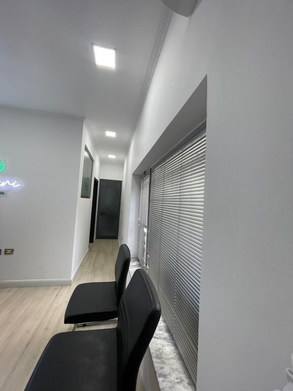 Selvia ambient biznesi/dyqan ne shitje 32 m2, (90,000 euro)
