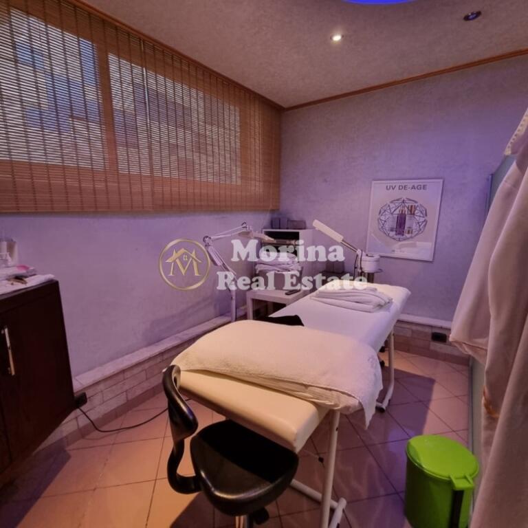 Affitto, Locale Commerciale Duplex, , Via Durazzo, 1300 Euro/ Mese