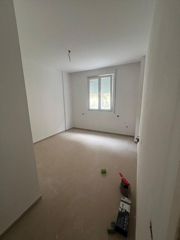 🌊✨ SUPER OKAZION – APARTAMENT NË SHKËMBIN E KAVAJËS ✨🌊 50000€