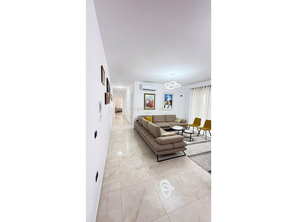 FOR RENT APARTMENT 2+1+2 , NEAR THE INDUSTRIAL MARKET IN DURRES !
