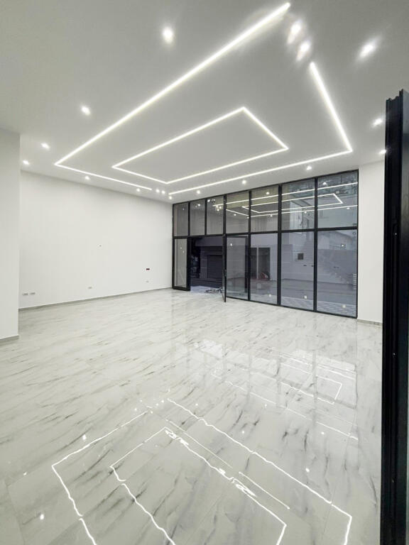 BUSINESS UNIT FOR RENT IN PASKUQAN! PERFECT OPPORTUNITY FOR ANY BUSINESS!
