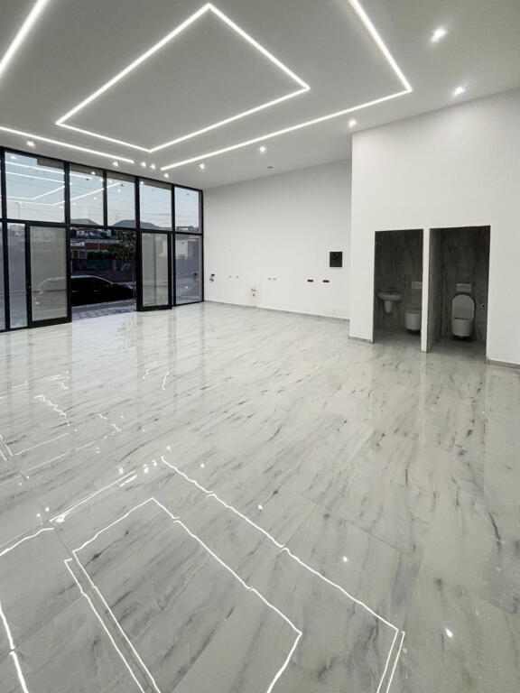 BUSINESS UNIT FOR RENT IN PASKUQAN! PERFECT OPPORTUNITY FOR ANY BUSINESS!
