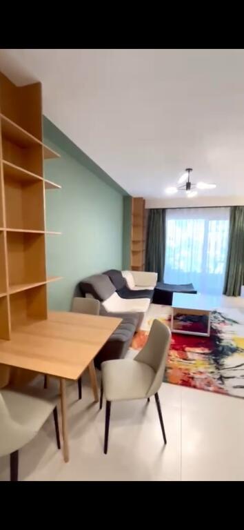 Privat, jepet me qera apartament 1+1+Ballkon 85 m² Myslym Shyr
