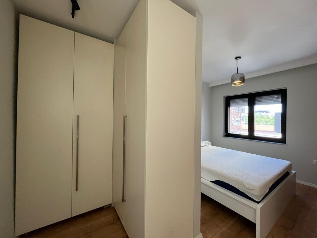 Privat, Garsoniere 45m2, Rruga e Kavajes, 5 min larg sheshit Skenderbej