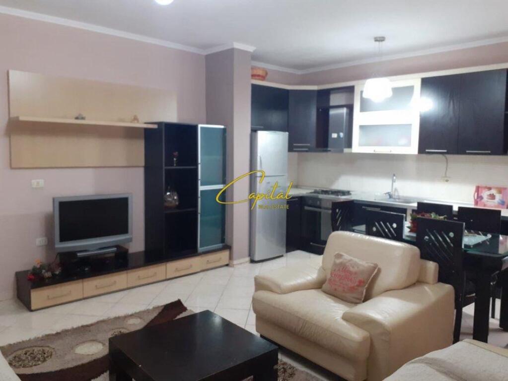 APARTAMENT ME QERA 2+1 ALI DEMI 40.000 LEKE