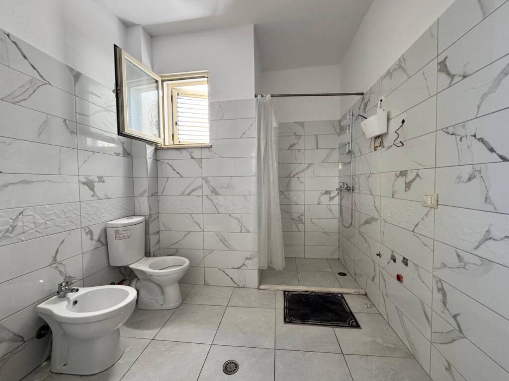 Appartamento 1+1 in Affitto. Durres, Plepa
