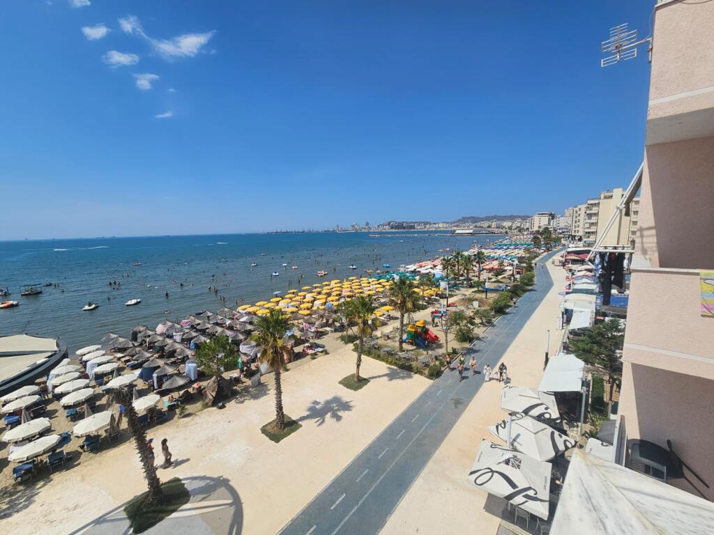 AFFITTASI SUPER APPARTAMENTO 1+1 IN SPIAGGIA, VICINO ALLA ROTONDA ROSSA