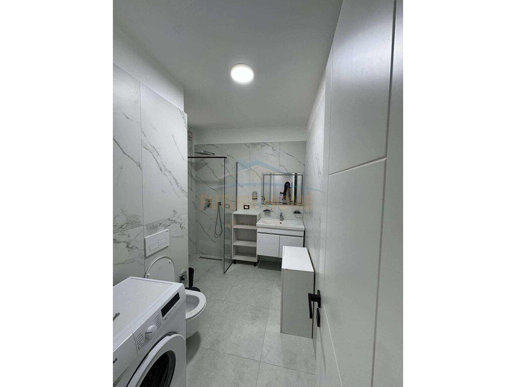 JEPET ME QERA APARTMAMENT 2+1 TE RRUGA KAVAJES
