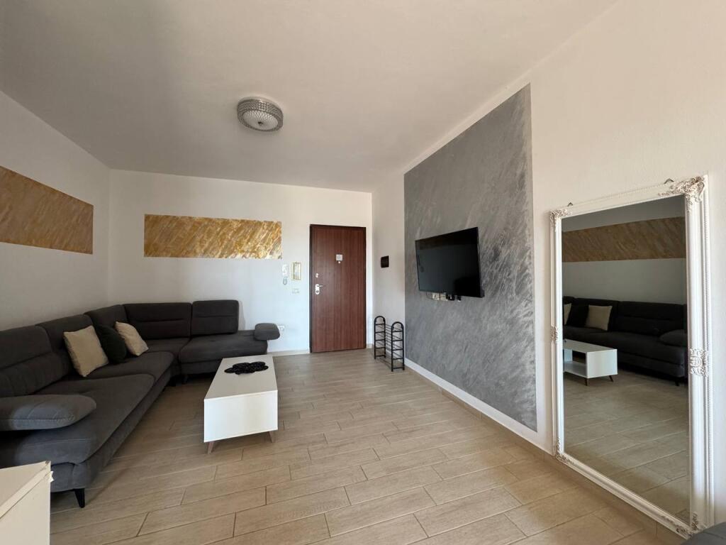 Appartamento 1+1 in Affitto. Durres, Plepa