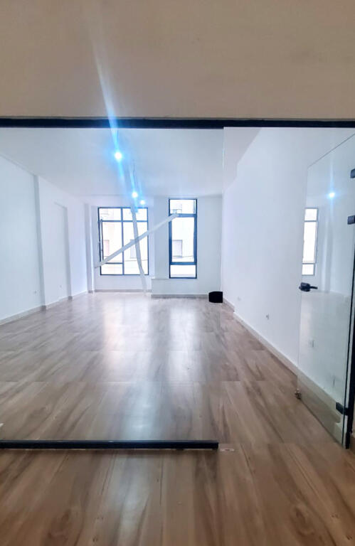 BUSINESS PREMISES / OFFICE IN THE CENTER OF TIRANA FOR RENT!