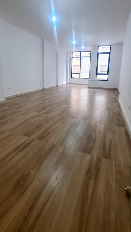 BUSINESS PREMISES / OFFICE IN THE CENTER OF TIRANA FOR RENT!