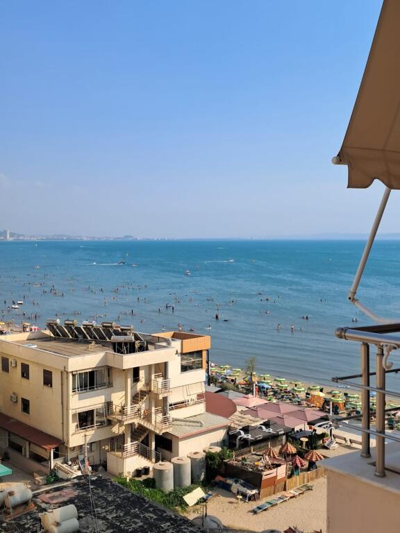 APPARTAMENTO 2+1 CON VISTA MARE – SPIAGGIA, DURRËS