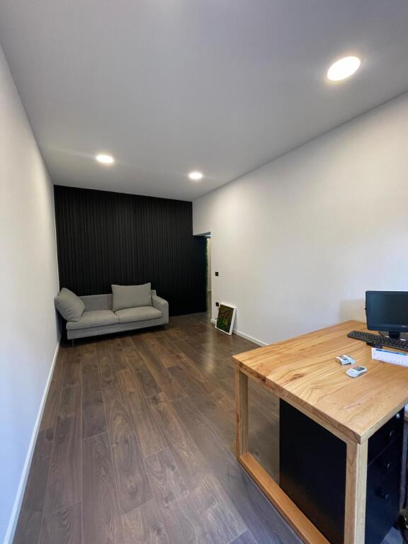 OFFICE FOR RENT IN BLLOK!