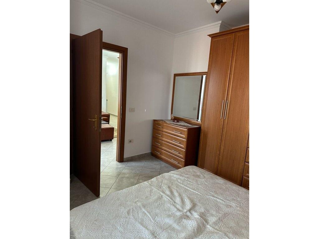 🏡 Apartament 1+1 me Qira – Blloku i Ambasadave, Tiranë