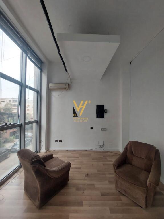 OFFICE FOR RENT 55 M2 ON KAVAJES STREET 700 EURO