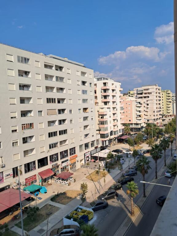 APPARTAMENTO 2+1 CON VISTA MARE – SPIAGGIA, DURRËS
