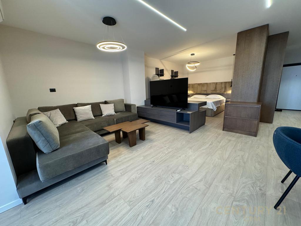 🏙️ Studio Apartment for Rent – Beginning of the New Bazaar, Near the Center