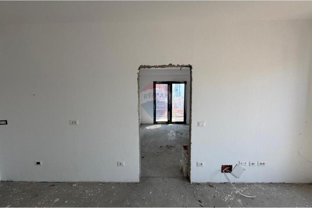 APARTMENT 3+1 FOR OFFICE, TIRANA GARDEN BUILDING..