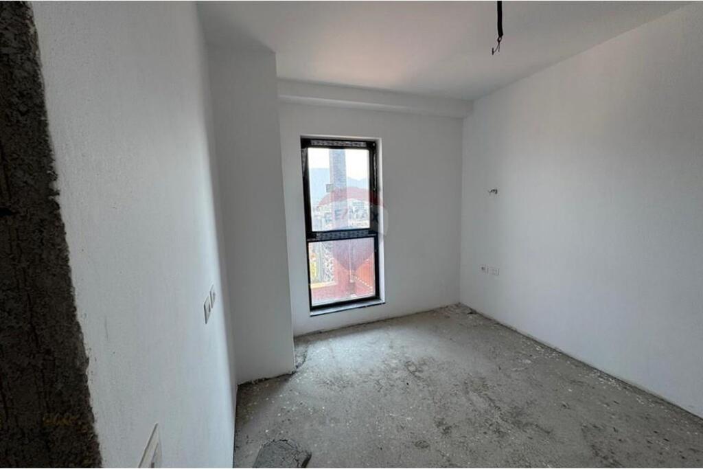 APARTMENT 3+1 FOR OFFICE, TIRANA GARDEN BUILDING..