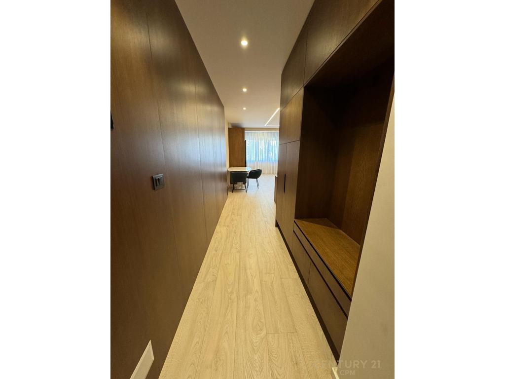 🏙️ Studio Apartment for Rent – Beginning of the New Bazaar, Near the Center