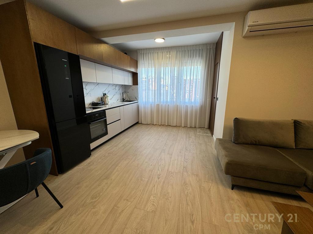 🏙️ Studio Apartment for Rent – Beginning of the New Bazaar, Near the Center