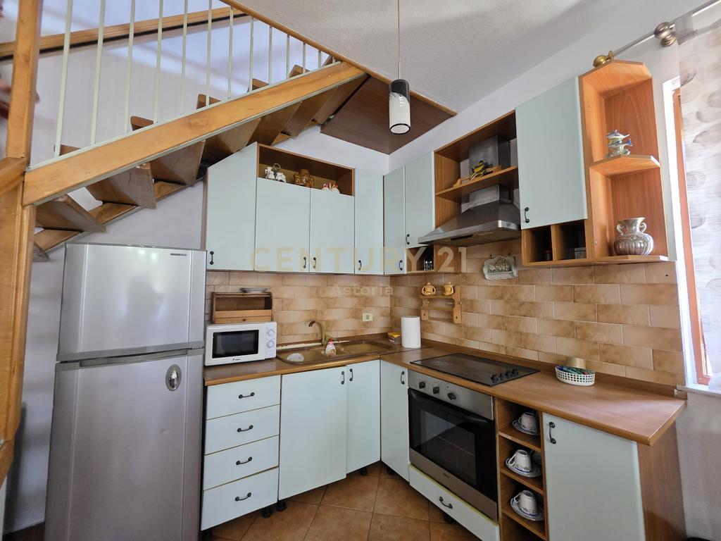 Duplex for rent in the area of the Paris Commune, behind the Kristal Center