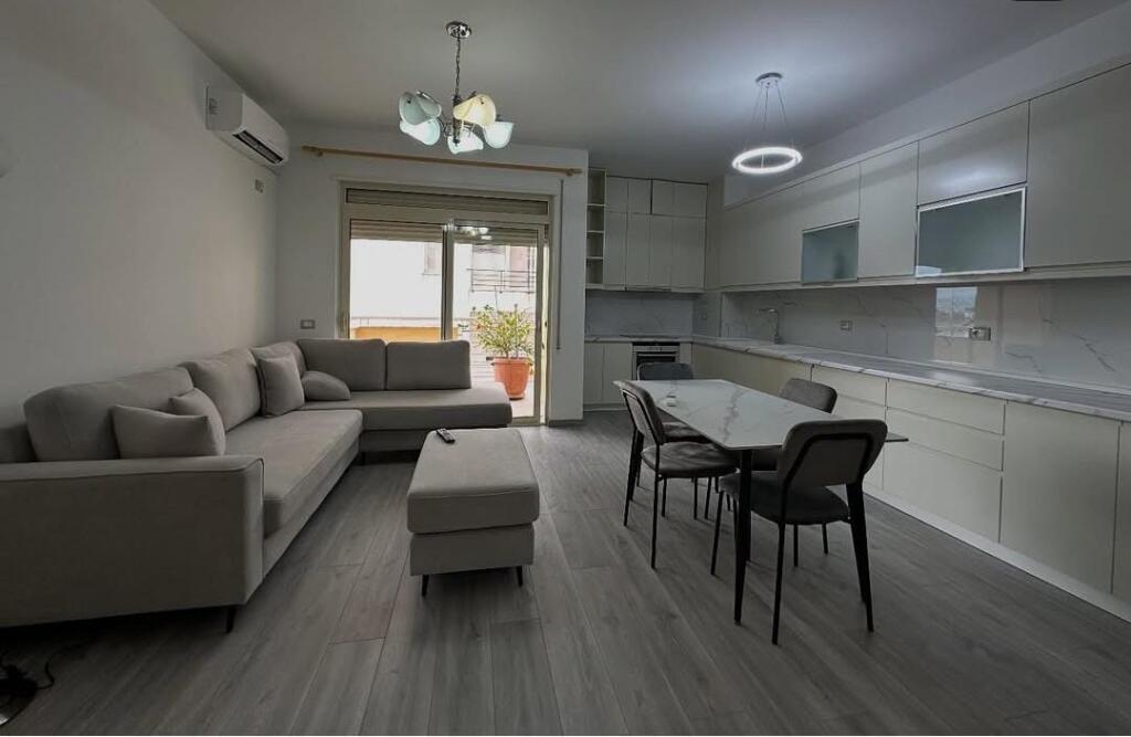 2+1 apartment for rent with parking at Liqeni i Thate