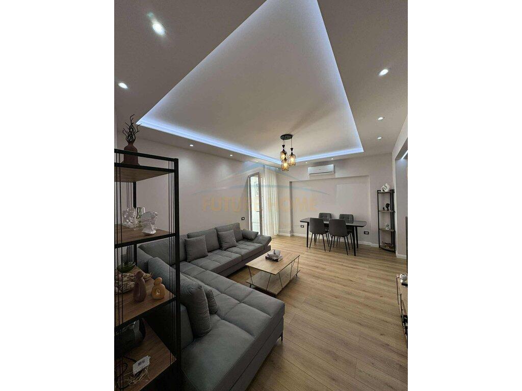 JEPET ME QERA APARTMAMENT 2+1 TE RRUGA KAVAJES