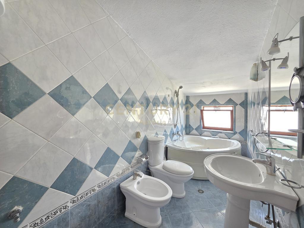 Duplex for rent in the area of the Paris Commune, behind the Kristal Center