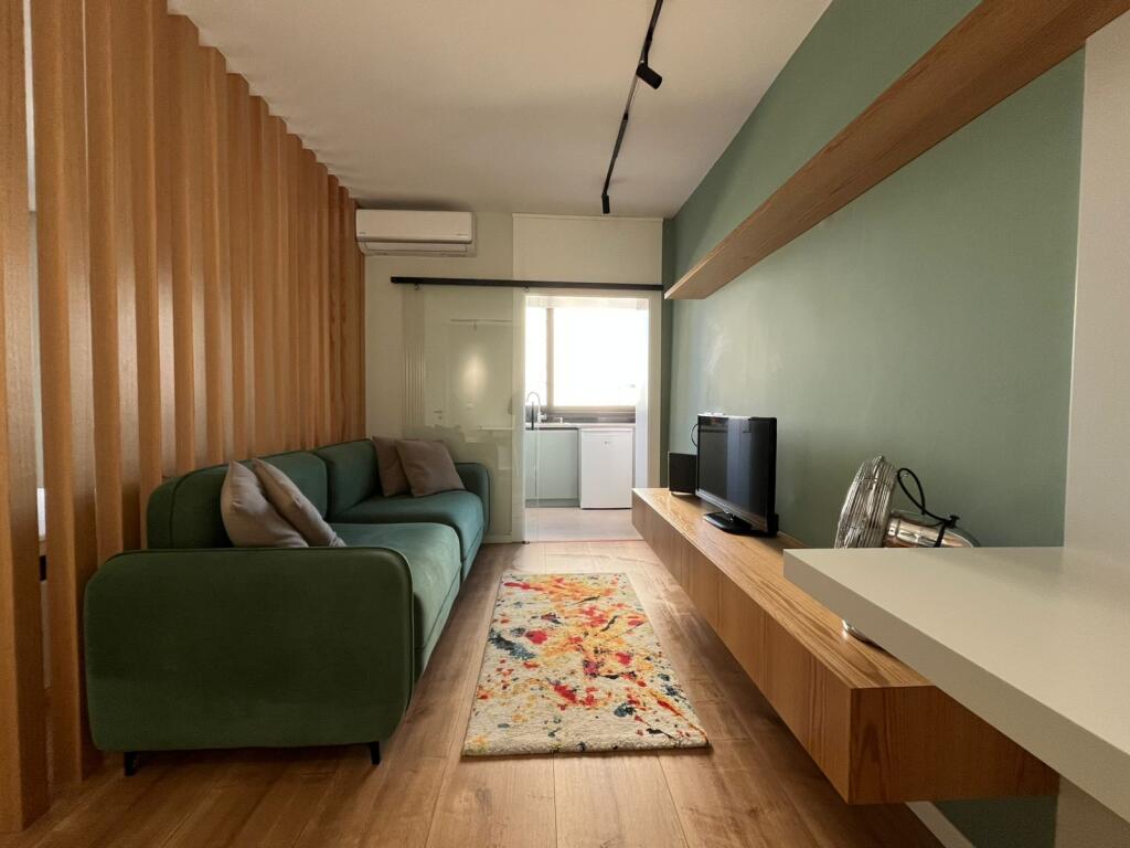 Privat, Garsoniere 45m2, Rruga e Kavajes, 5 min larg sheshit Skenderbej