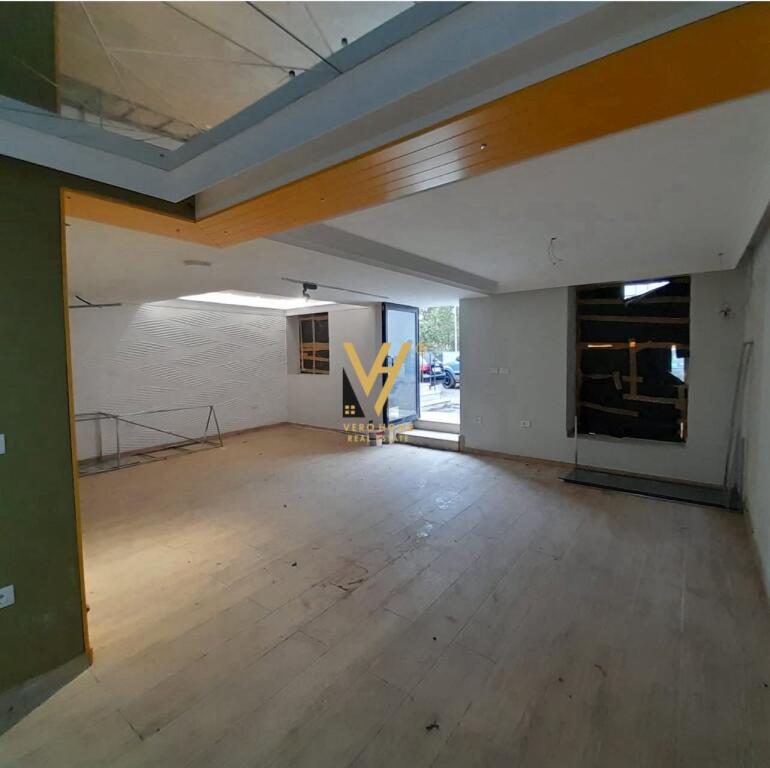 SHOP FOR SALE 61 M2 ON FERIT XHAJKO STREET 115,000 EURO