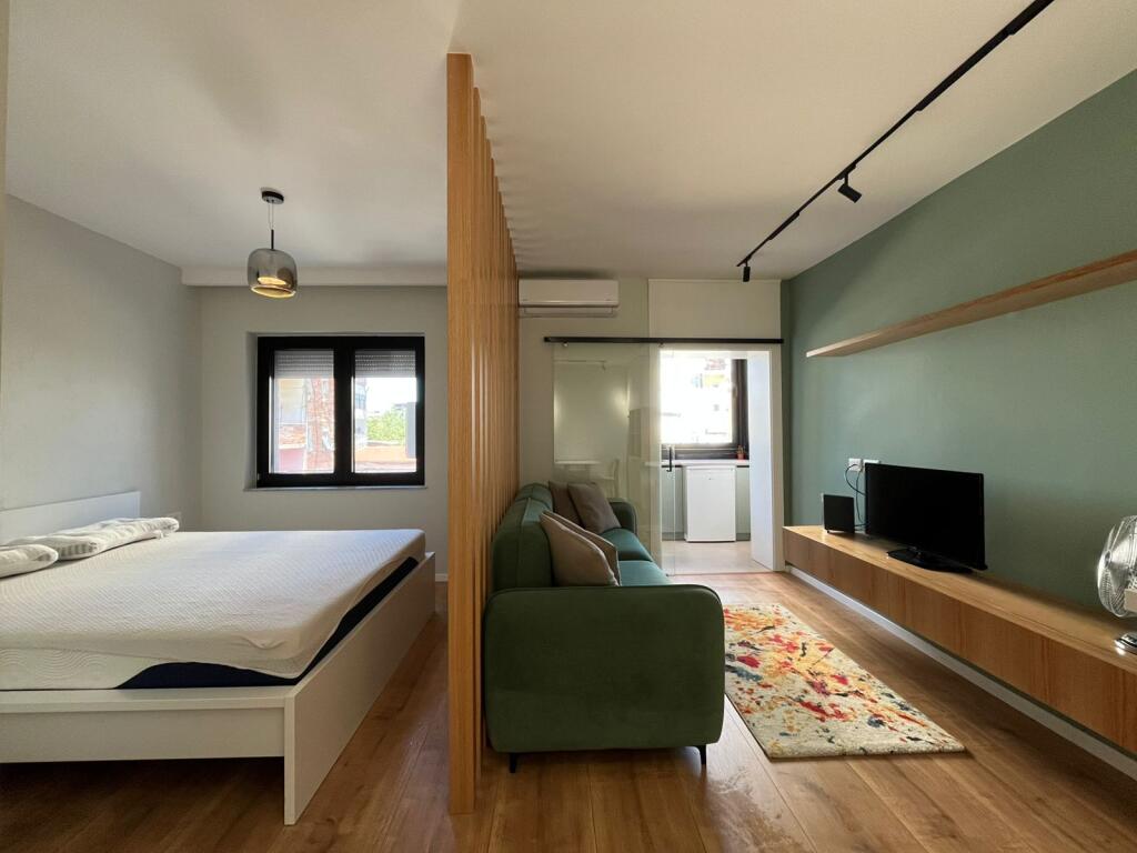 Privat, Garsoniere 45m2, Rruga e Kavajes, 5 min larg sheshit Skenderbej