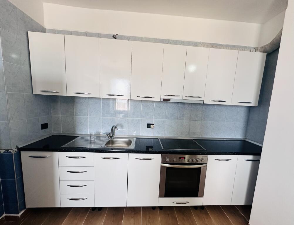 Jepet Me Qera Apartament 2+1+1 Ballkon