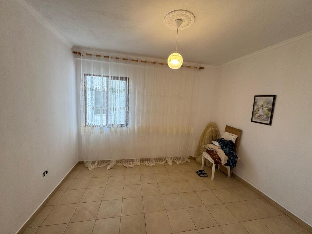 Fresk Shitet Apartament 2+1