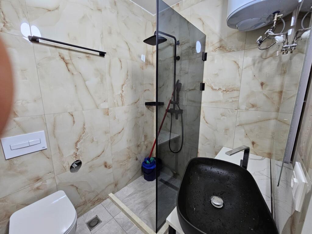 Jepet Me Qera Apartament 1+1+1 Ballkon