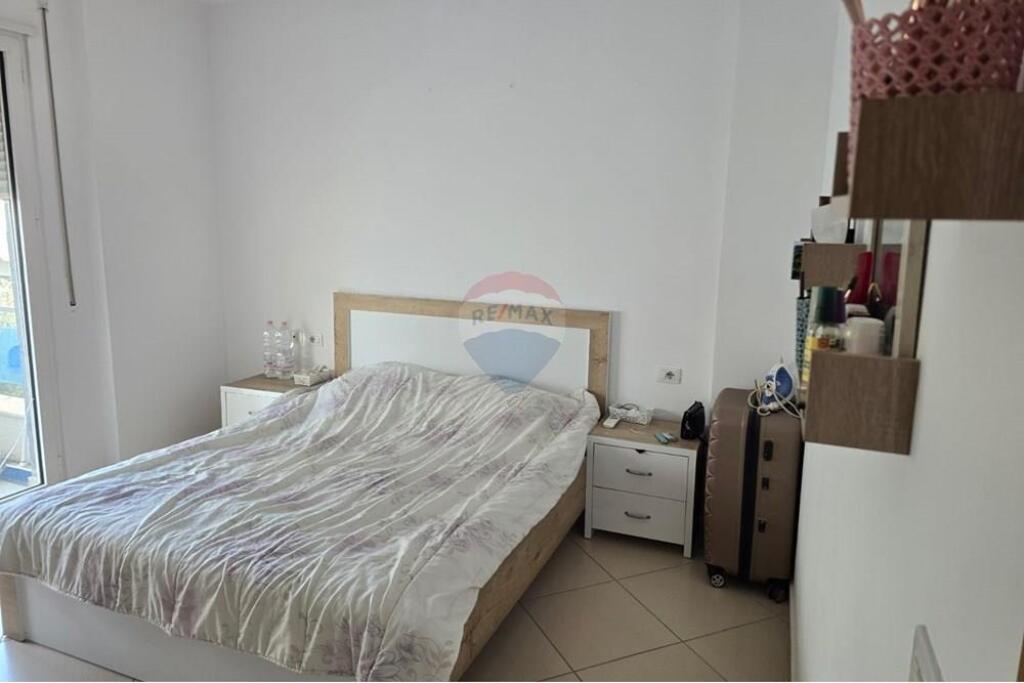 Apartament 1+1 per shitje Liqeni i Thate !