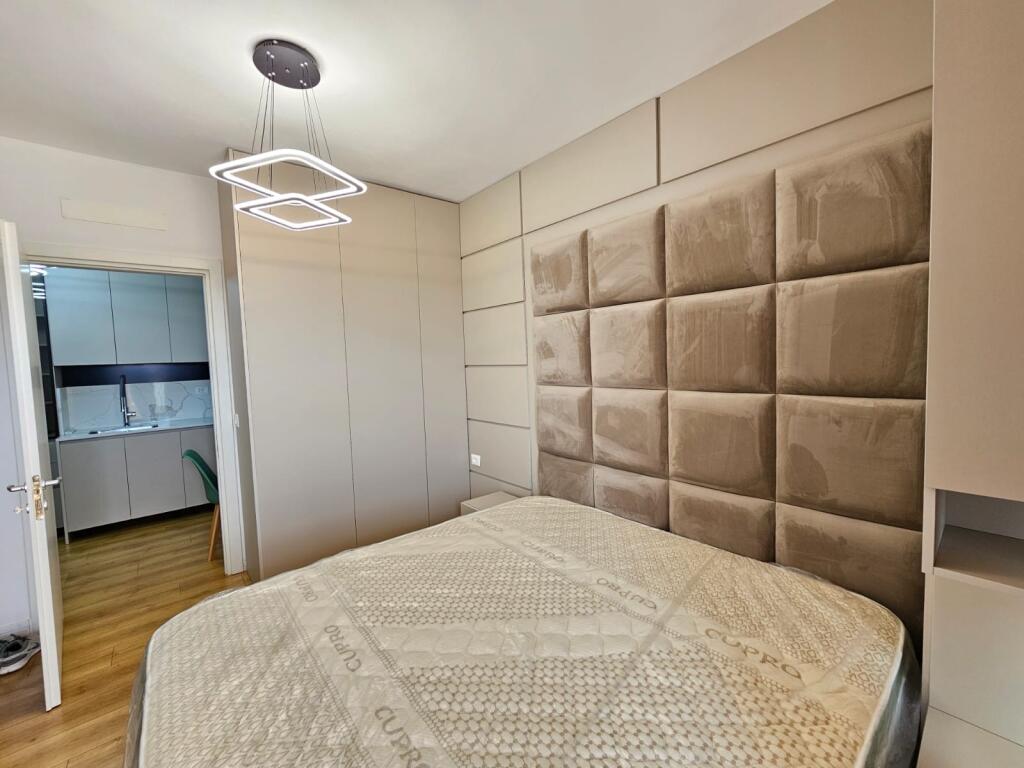 Jepet Me Qera Apartament 1+1+1 Ballkon
