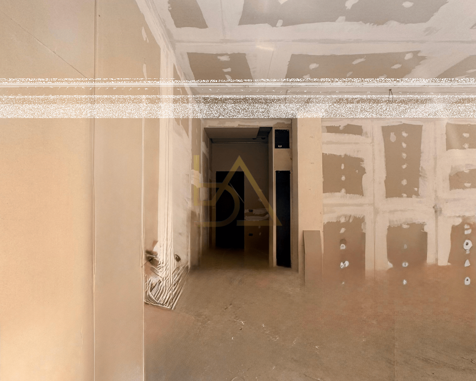 Shop for Sale – Golden Investment Opportunity in the Heart of Vorë
