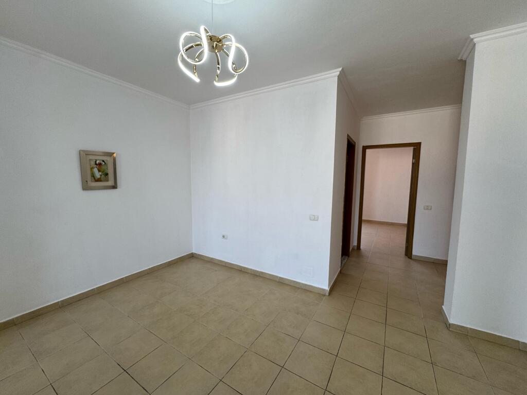 Fresk Shitet Apartament 2+1