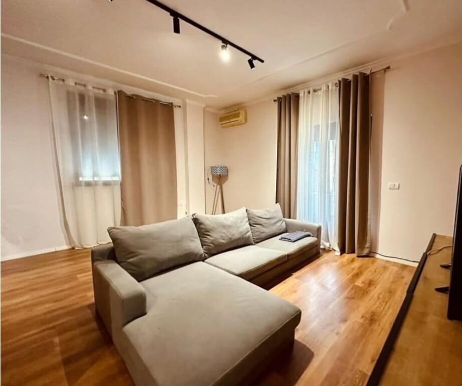 Appartamento 2+1 in Vendita ○ Via Rreli, vicino al Giardino Botanico