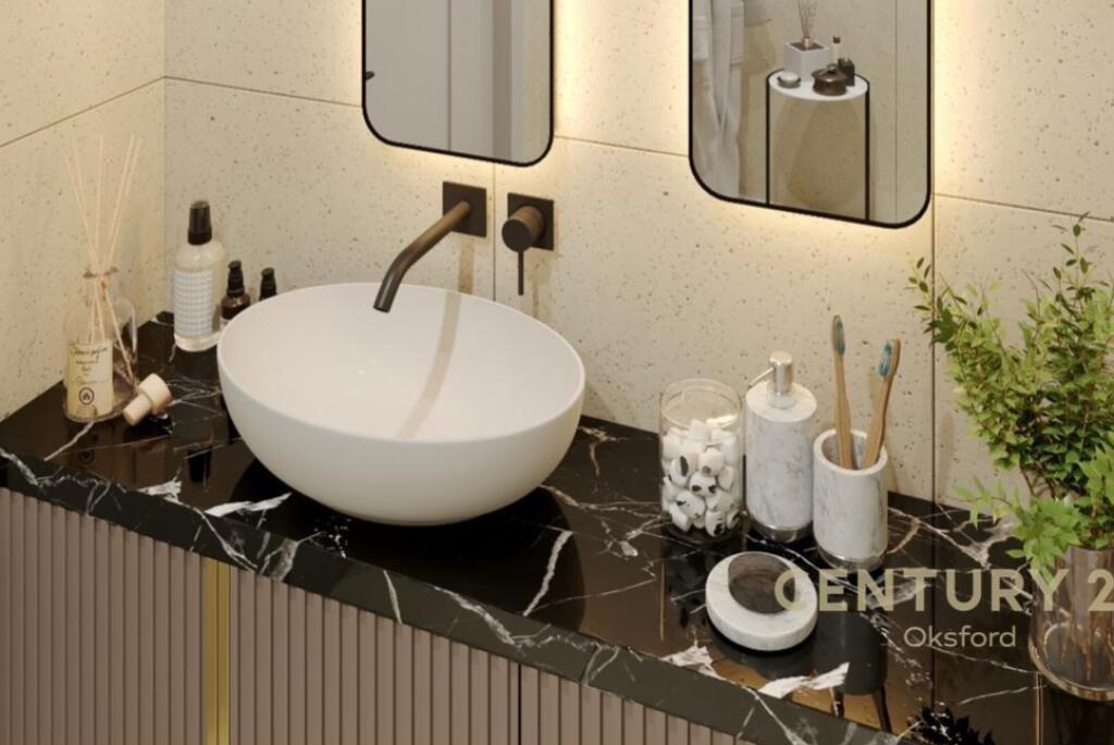 🌟 Luxurious apartment for rent with parking space in Lake View Residence, Tirana